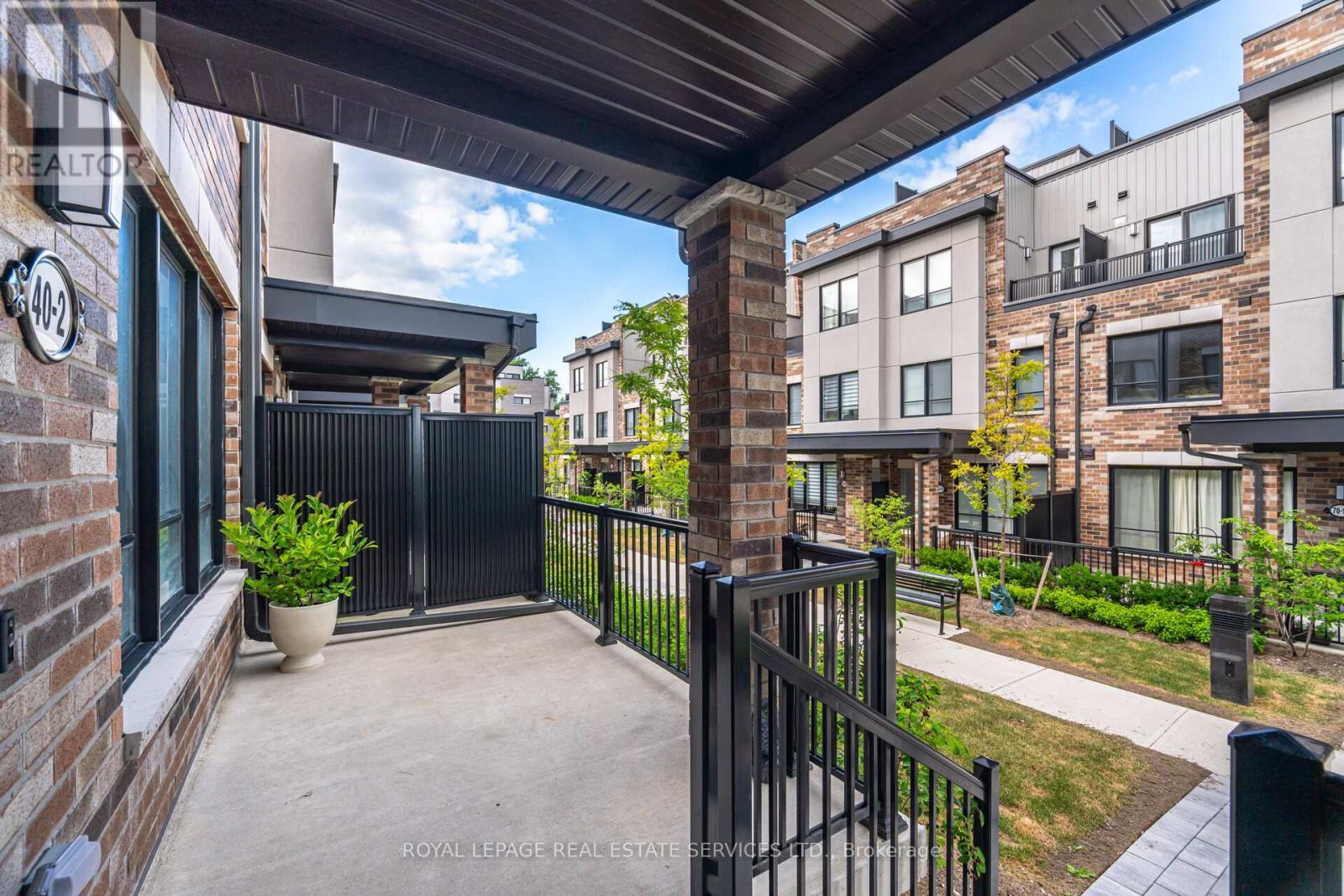 












2 - 40 BAYNES WAY

,
Bradford West Gwillimbury,




Ontario
L3Z4M4

