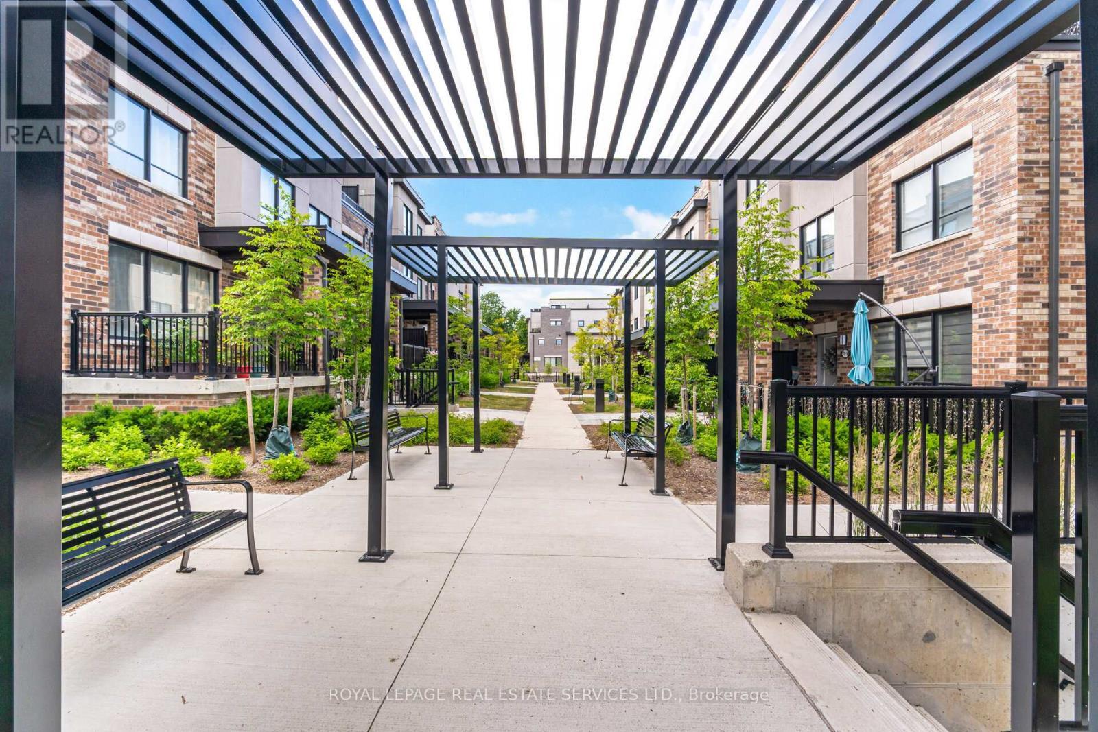 












2 - 40 BAYNES WAY

,
Bradford West Gwillimbury,




Ontario
L3Z4M4

