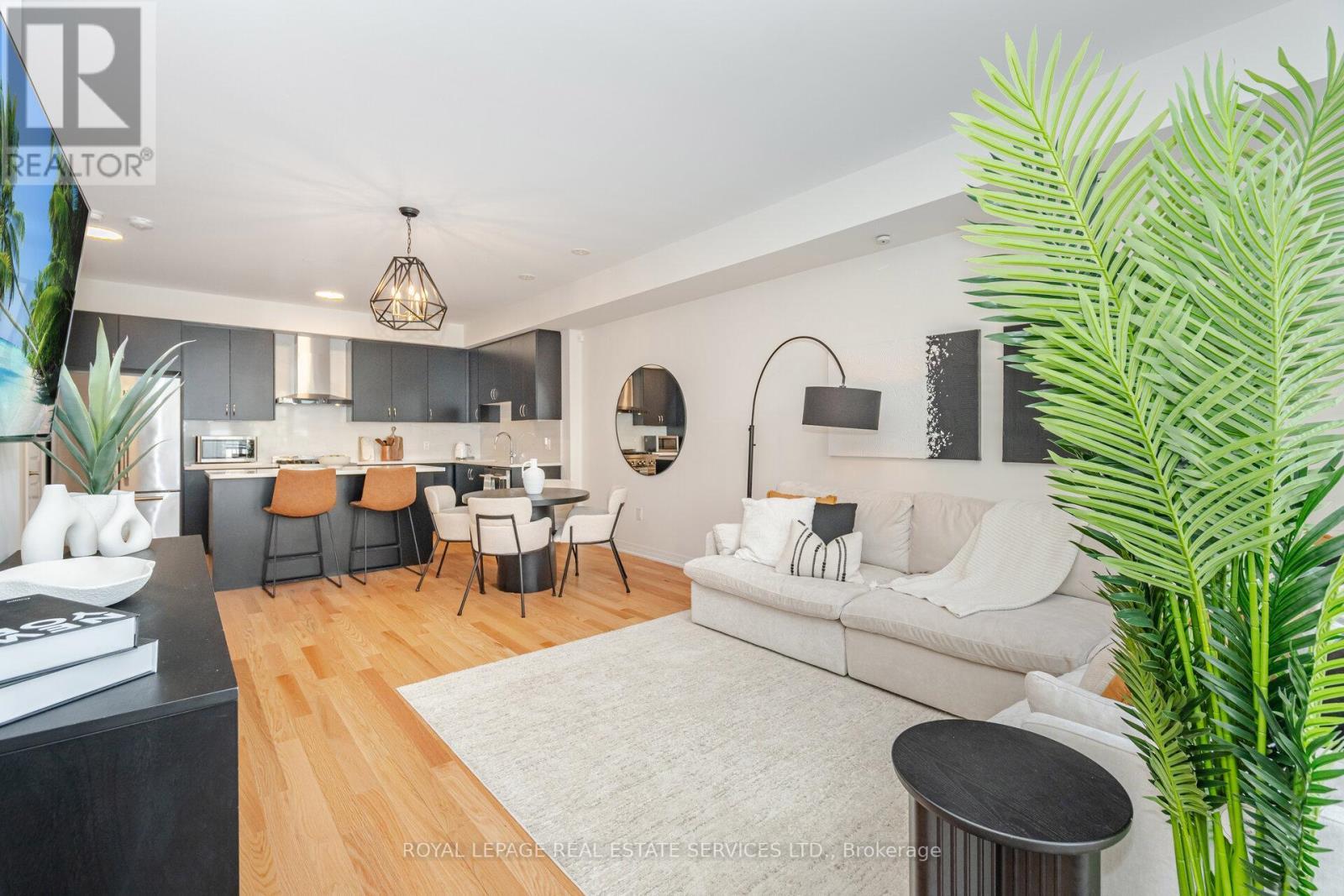 












2 - 40 BAYNES WAY

,
Bradford West Gwillimbury,




Ontario
L3Z4M4

