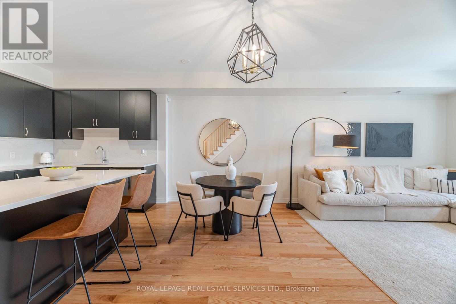 












2 - 40 BAYNES WAY

,
Bradford West Gwillimbury,




Ontario
L3Z4M4

