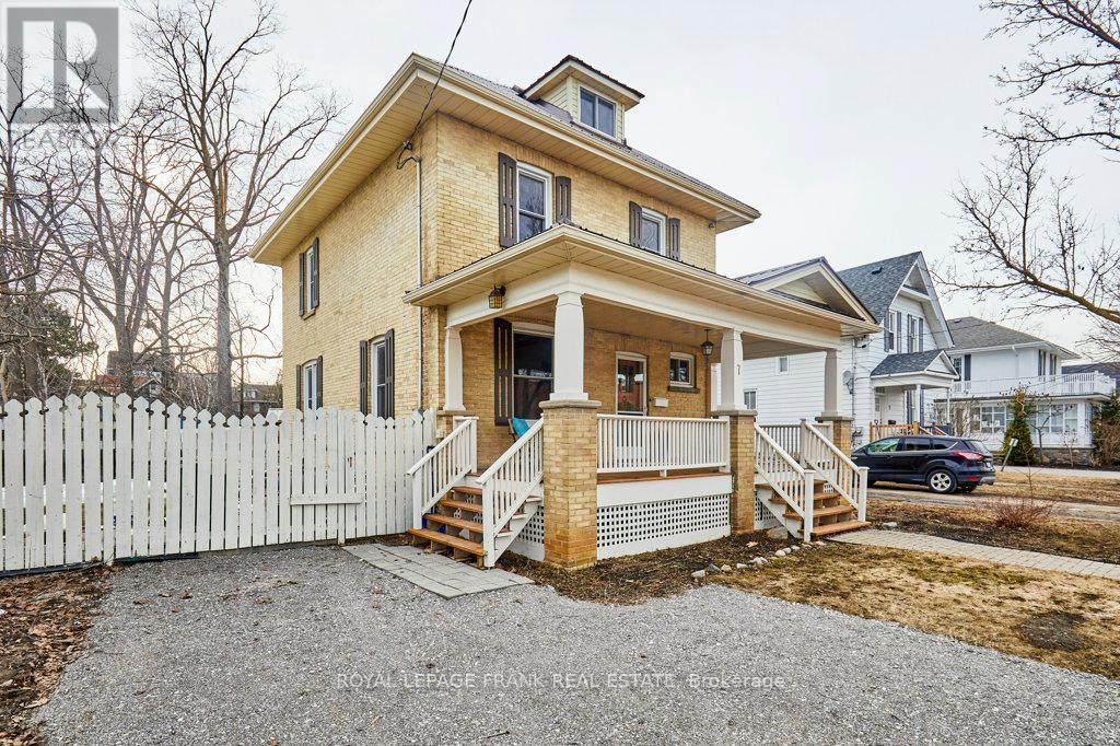 












7 ADELAIDE STREET N

,
Kawartha Lakes (Lindsay),




Ontario
K9V4K7

