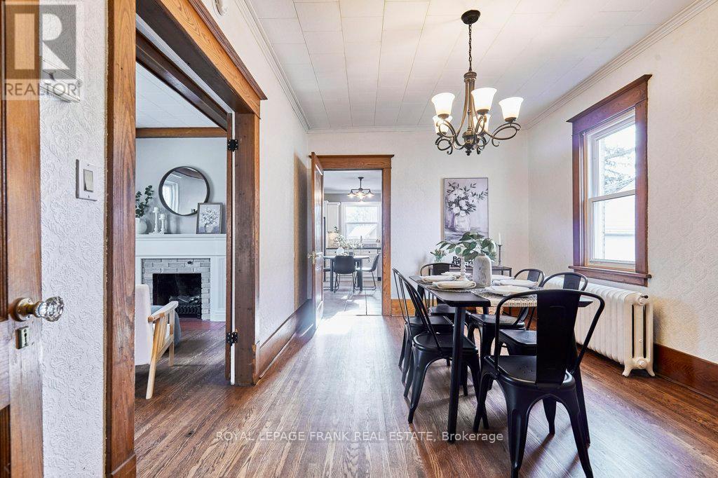 












7 ADELAIDE STREET N

,
Kawartha Lakes (Lindsay),




Ontario
K9V4K7

