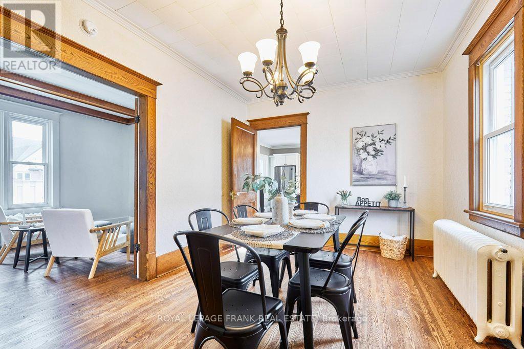 












7 ADELAIDE STREET N

,
Kawartha Lakes (Lindsay),




Ontario
K9V4K7


