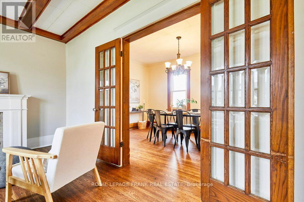 












7 ADELAIDE STREET N

,
Kawartha Lakes (Lindsay),




Ontario
K9V4K7

