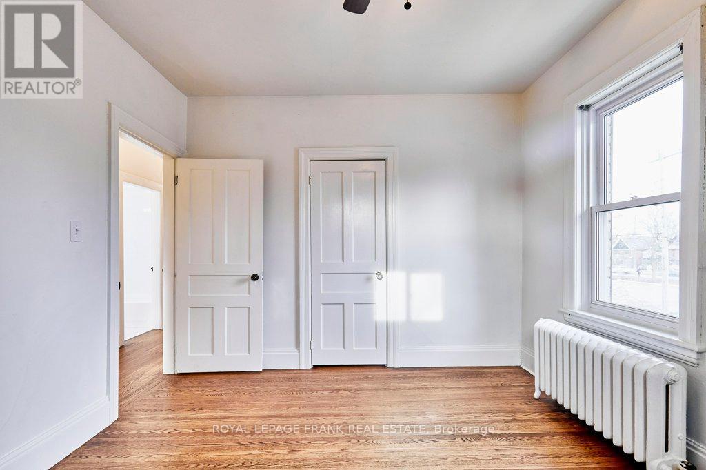 












7 ADELAIDE STREET N

,
Kawartha Lakes (Lindsay),




Ontario
K9V4K7

