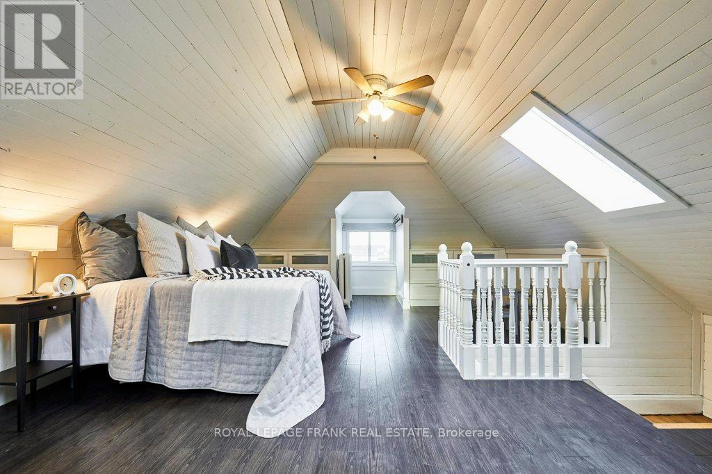 












7 ADELAIDE STREET N

,
Kawartha Lakes (Lindsay),




Ontario
K9V4K7

