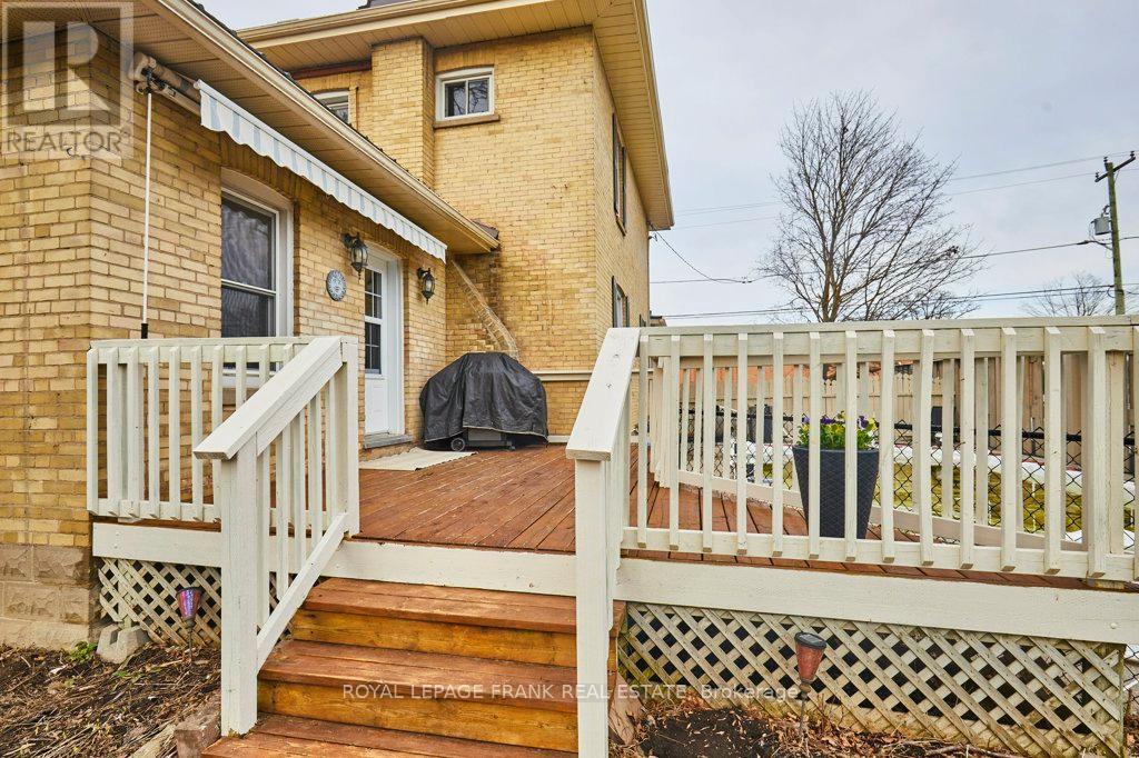 












7 ADELAIDE STREET N

,
Kawartha Lakes (Lindsay),




Ontario
K9V4K7

