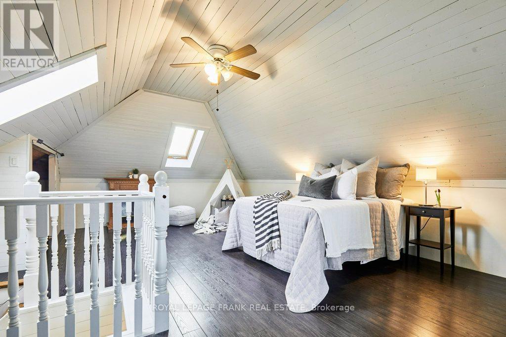 












7 ADELAIDE STREET N

,
Kawartha Lakes (Lindsay),




Ontario
K9V4K7


