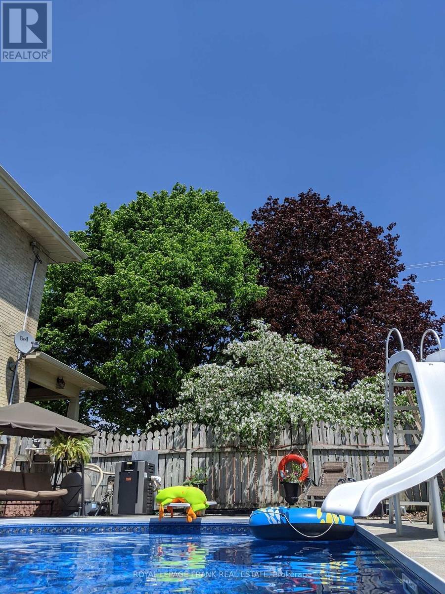 












7 ADELAIDE STREET N

,
Kawartha Lakes (Lindsay),




Ontario
K9V4K7

