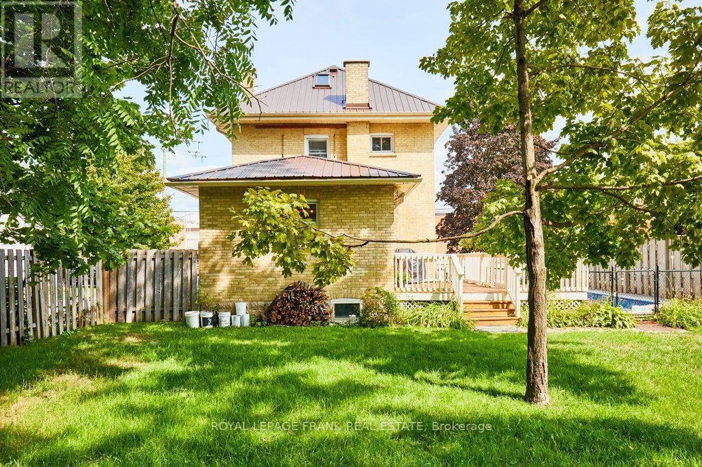 












7 ADELAIDE STREET N

,
Kawartha Lakes (Lindsay),




Ontario
K9V4K7

