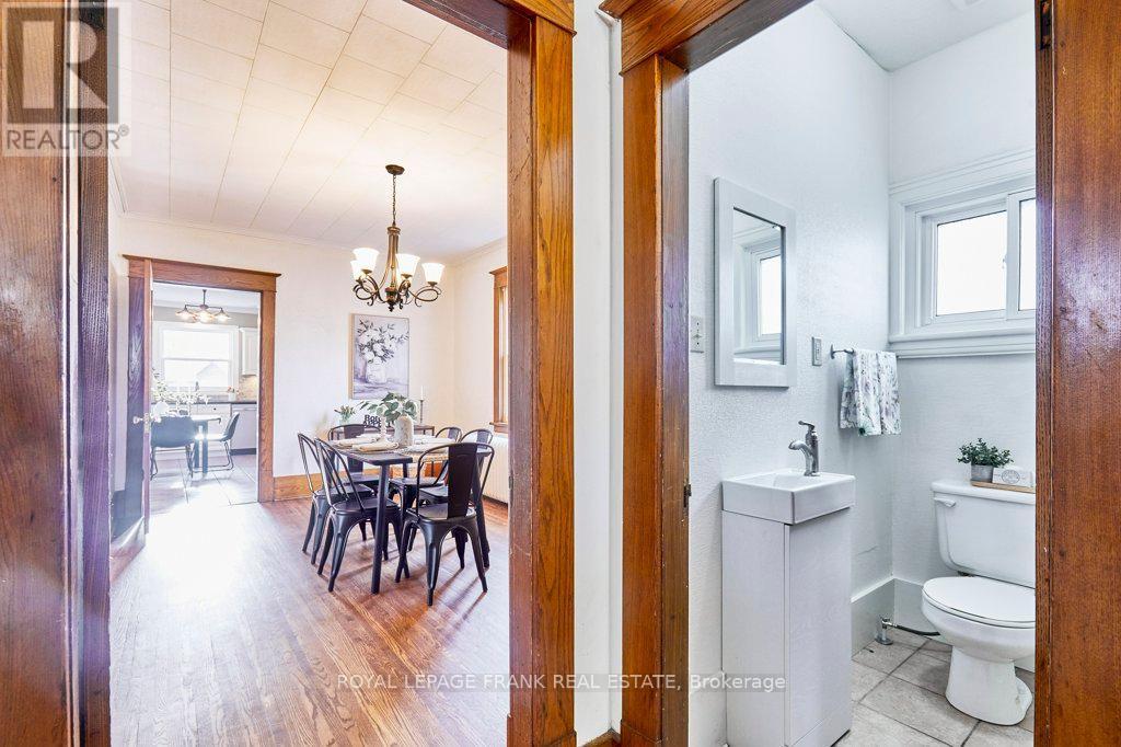 












7 ADELAIDE STREET N

,
Kawartha Lakes (Lindsay),




Ontario
K9V4K7

