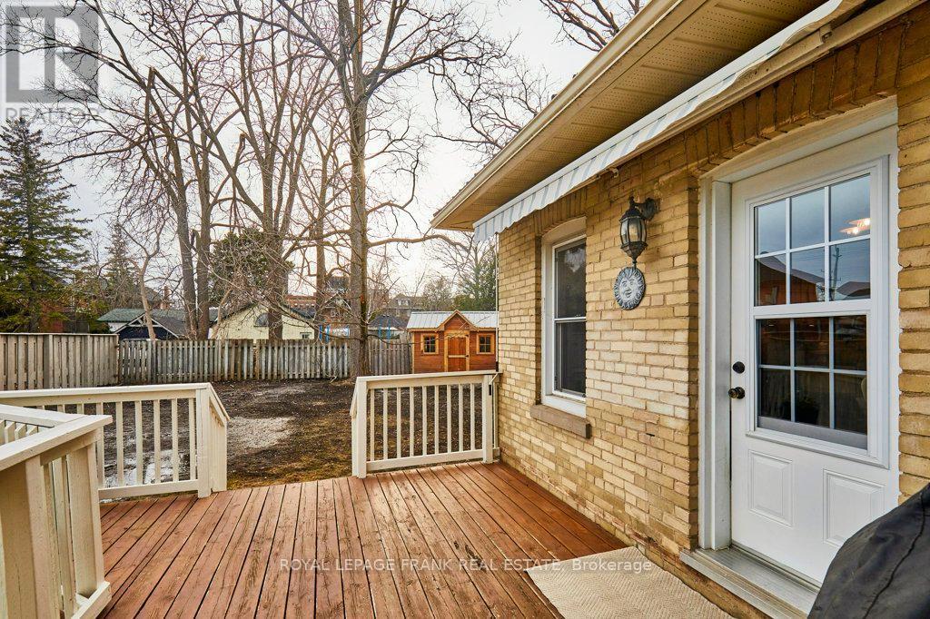 












7 ADELAIDE STREET N

,
Kawartha Lakes (Lindsay),




Ontario
K9V4K7

