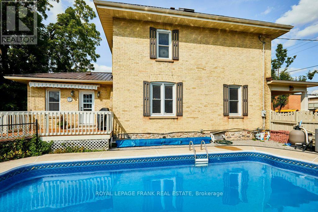 












7 ADELAIDE STREET N

,
Kawartha Lakes (Lindsay),




Ontario
K9V4K7

