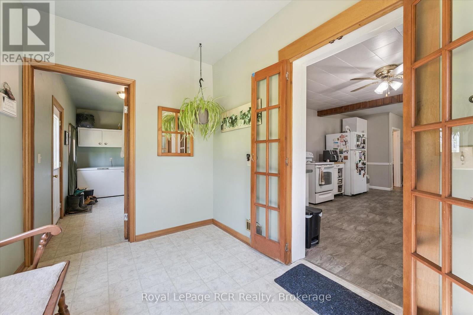 












9206 HIGHWAY 6

,
Wellington North,







Ontario
N0G2E0

