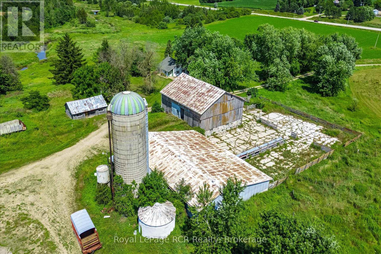 












9206 HIGHWAY 6

,
Wellington North,







Ontario
N0G2E0

