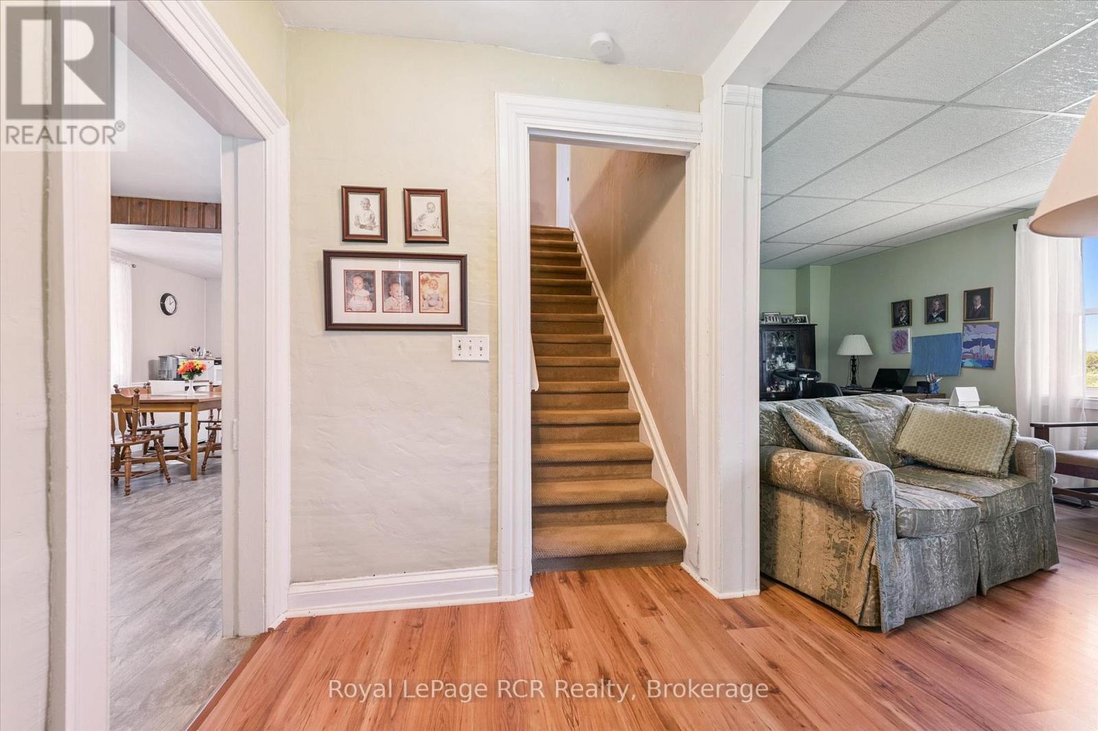 












9206 HIGHWAY 6

,
Wellington North,







Ontario
N0G2E0

