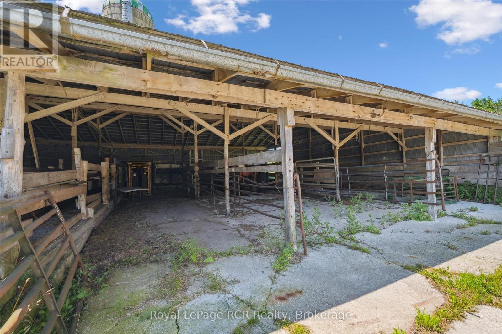 












9206 HIGHWAY 6

,
Wellington North,







Ontario
N0G2E0

