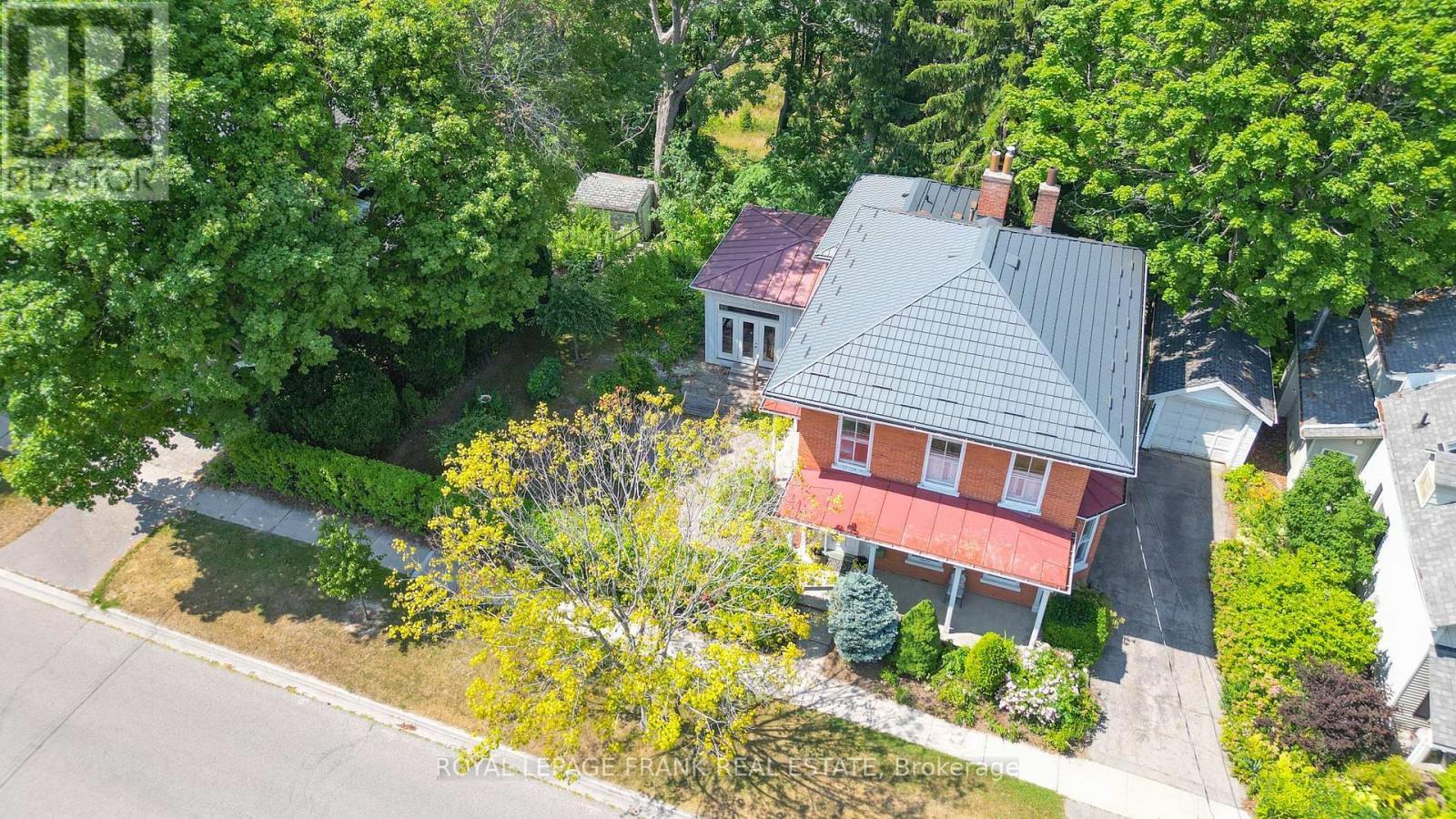 












6 SHERBOURNE STREET

,
Port Hope,




Ontario
L1A1H2

