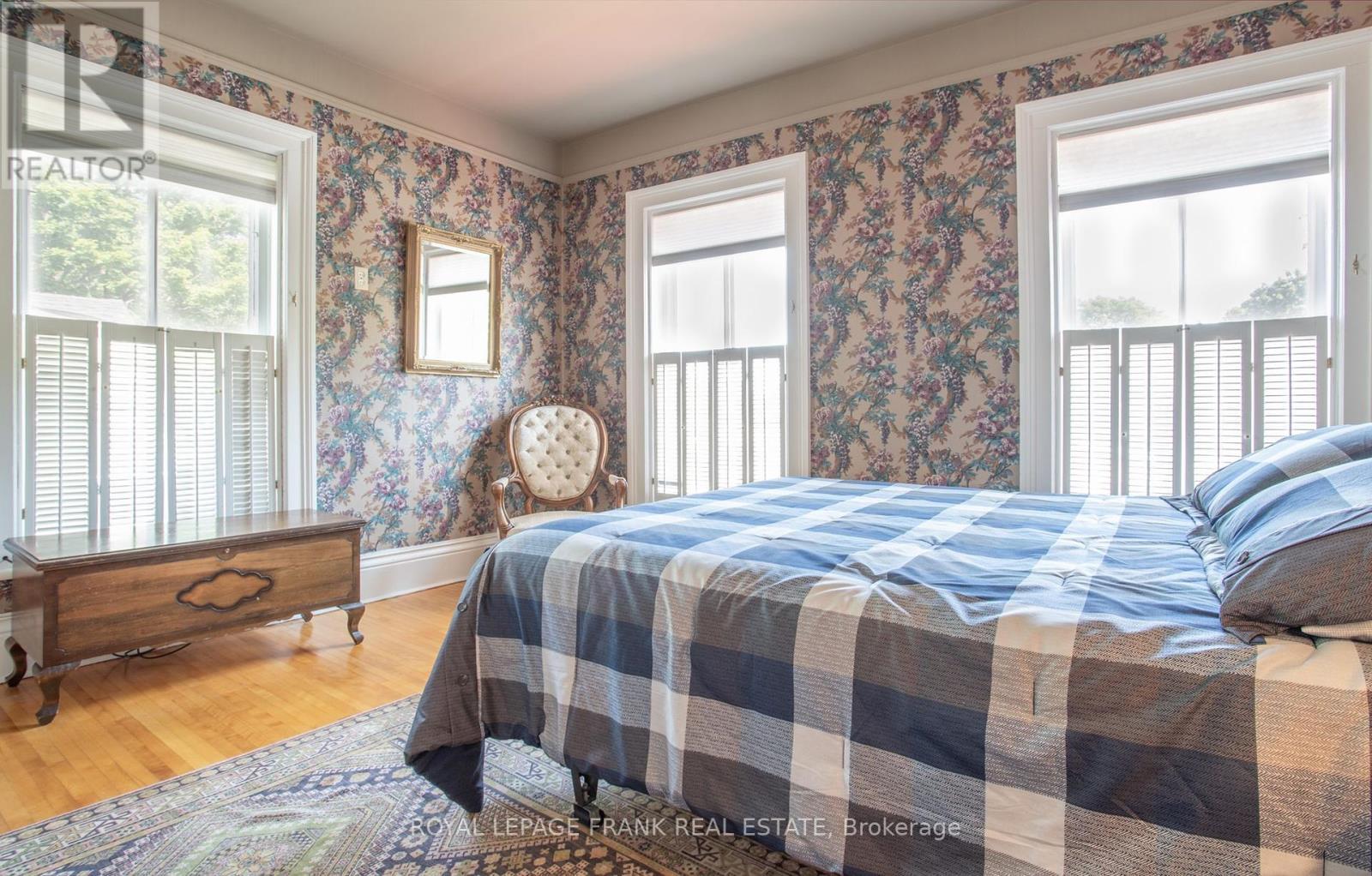 












6 SHERBOURNE STREET

,
Port Hope,




Ontario
L1A1H2

