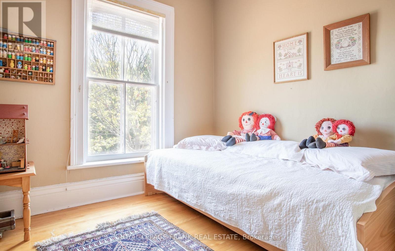 












6 SHERBOURNE STREET

,
Port Hope,




Ontario
L1A1H2

