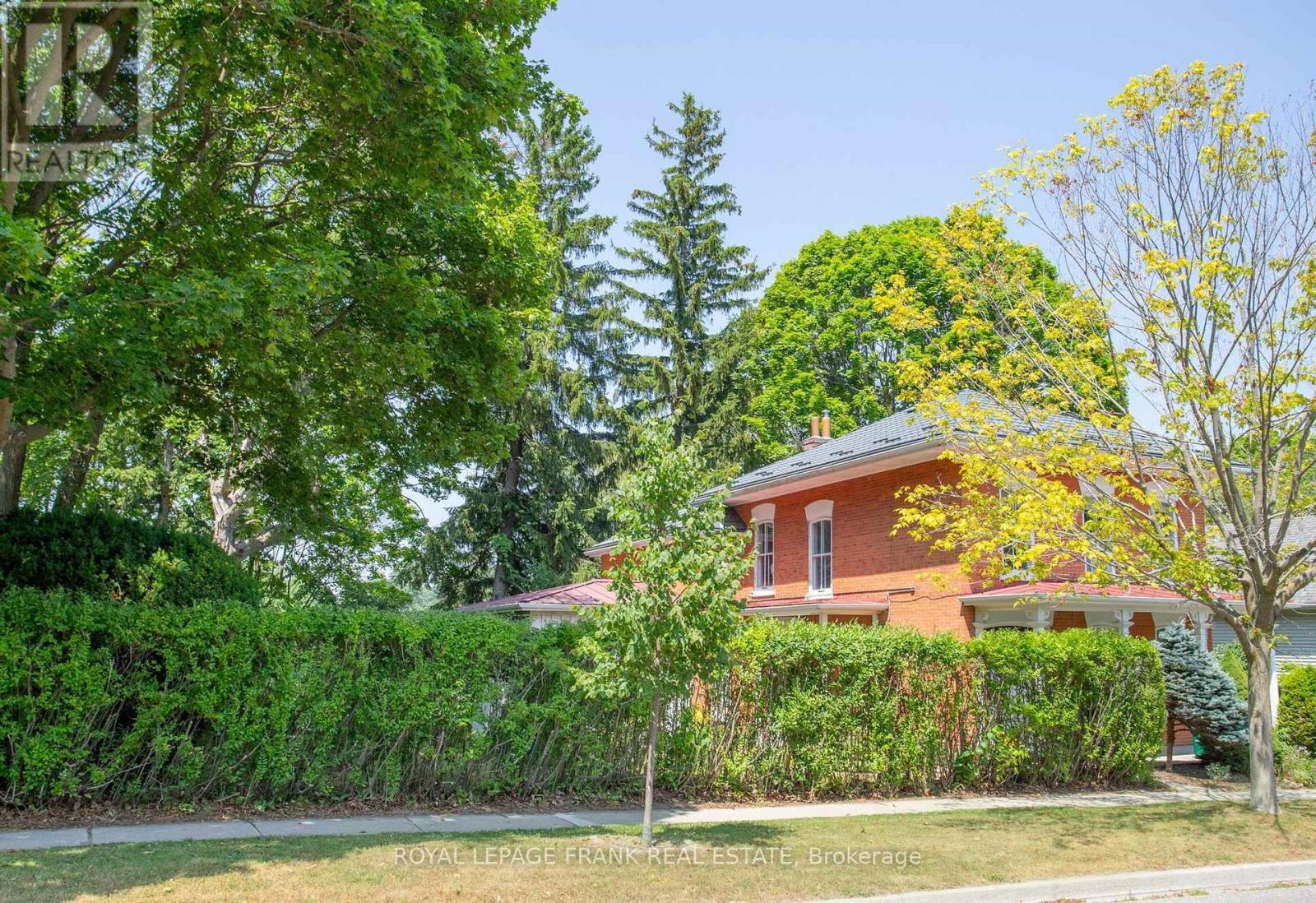 












6 SHERBOURNE STREET

,
Port Hope,




Ontario
L1A1H2

