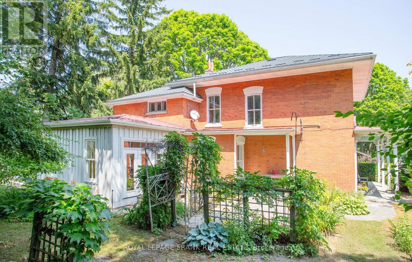












6 SHERBOURNE STREET

,
Port Hope,




Ontario
L1A1H2

