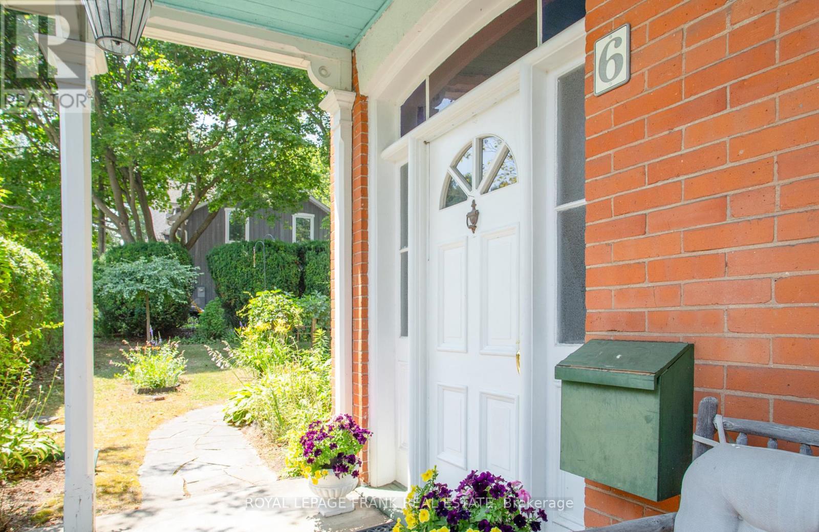 












6 SHERBOURNE STREET

,
Port Hope,




Ontario
L1A1H2

