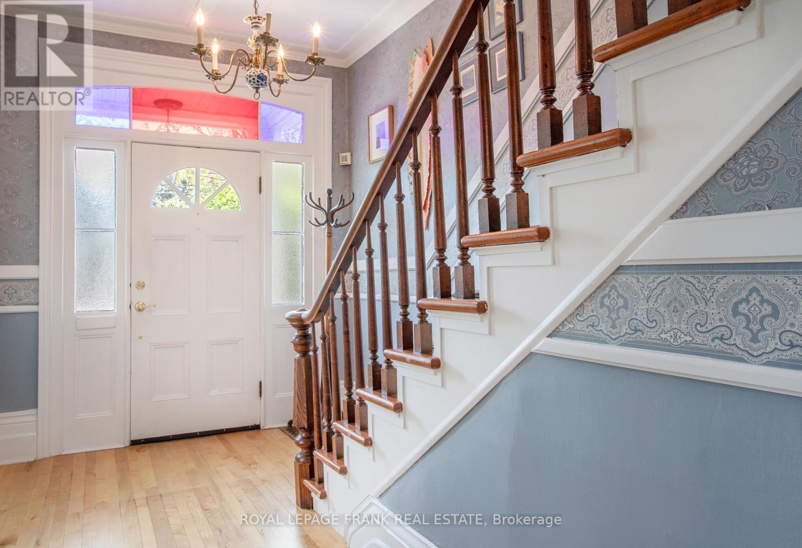 












6 SHERBOURNE STREET

,
Port Hope,




Ontario
L1A1H2

