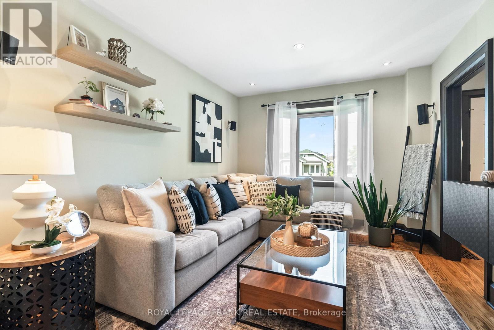












168 ROXBOROUGH AVENUE

,
Oshawa (O'Neill),




Ontario
L1G5W5


