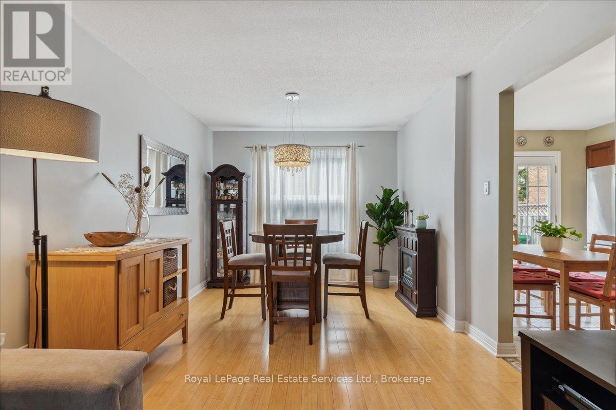 












211 MURRAY STREET

,
Brampton (Brampton West),




Ontario
L6X3L8

