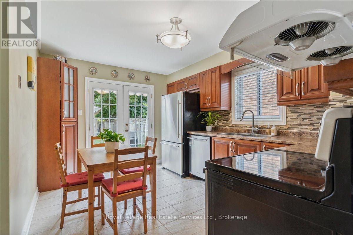 












211 MURRAY STREET

,
Brampton (Brampton West),




Ontario
L6X3L8

