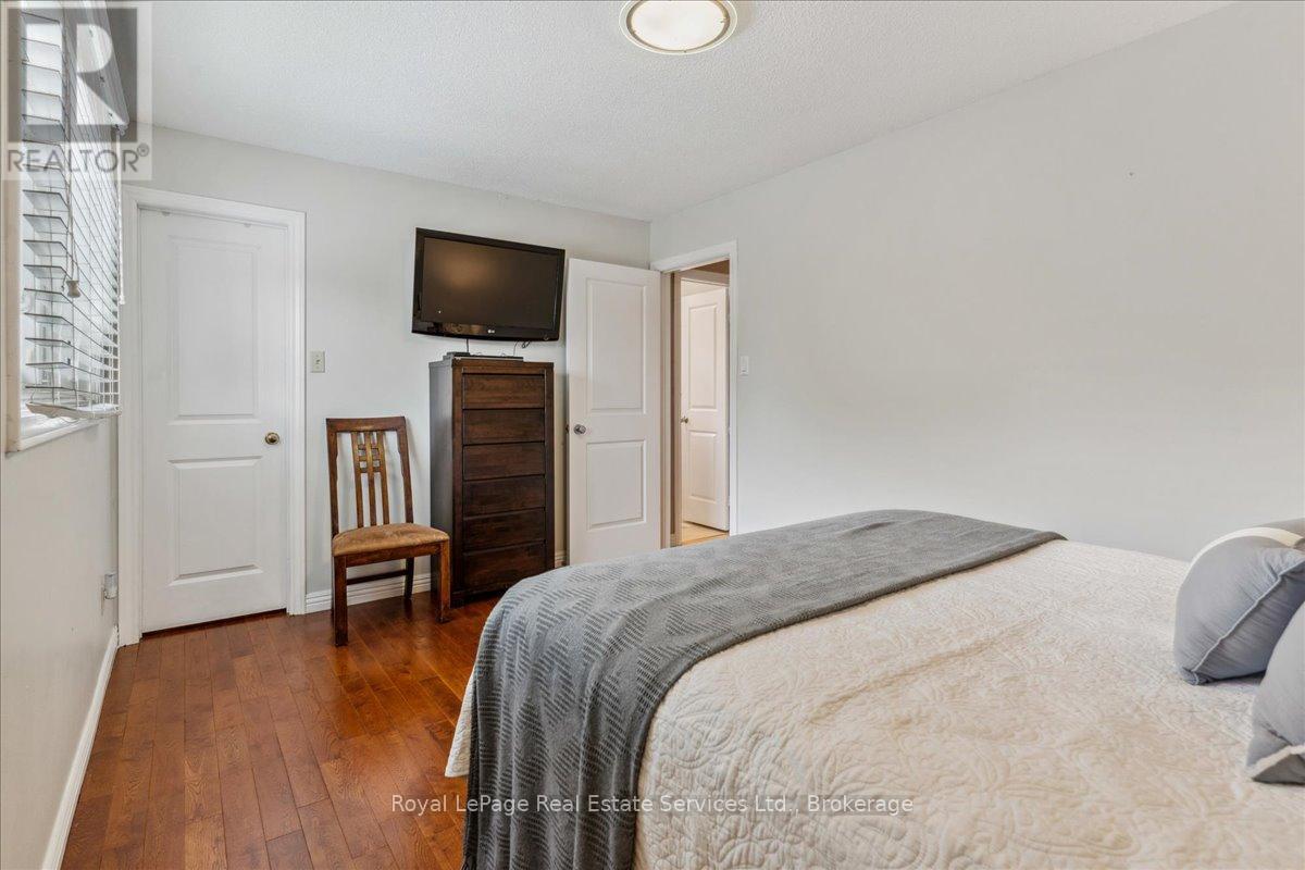 












211 MURRAY STREET

,
Brampton (Brampton West),




Ontario
L6X3L8


