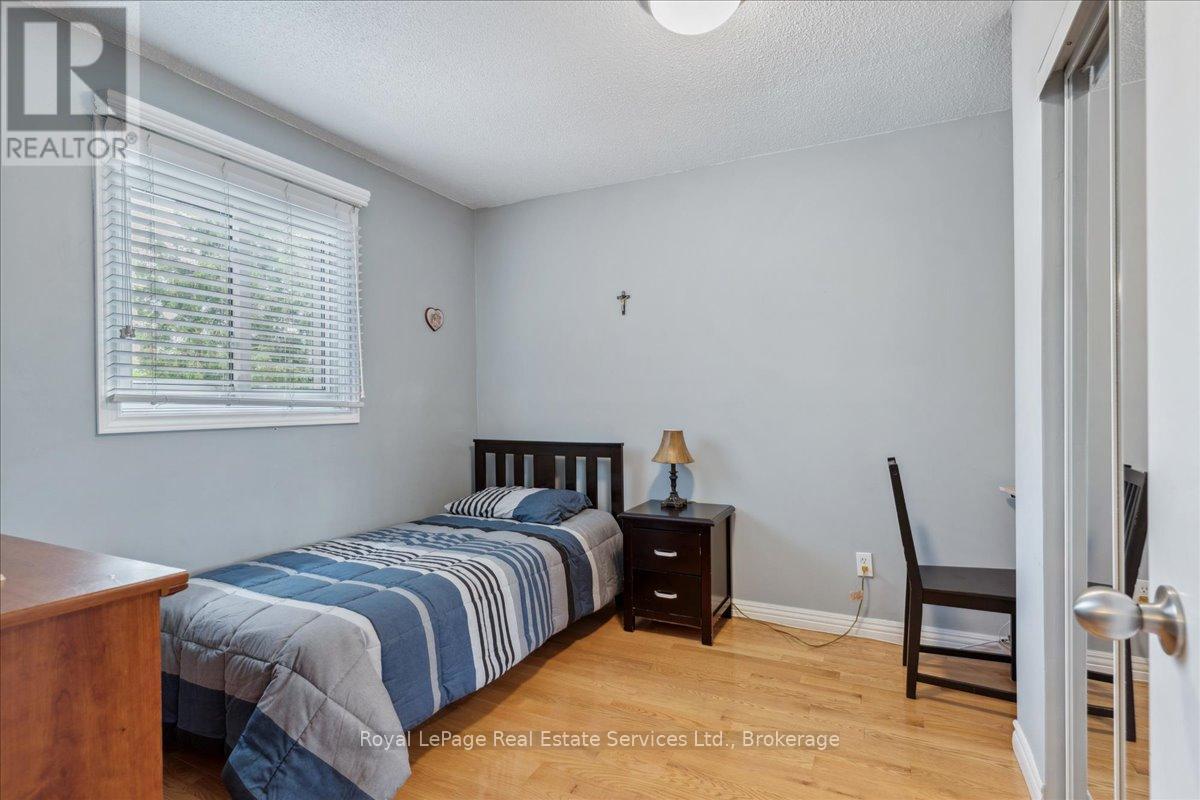 












211 MURRAY STREET

,
Brampton (Brampton West),




Ontario
L6X3L8

