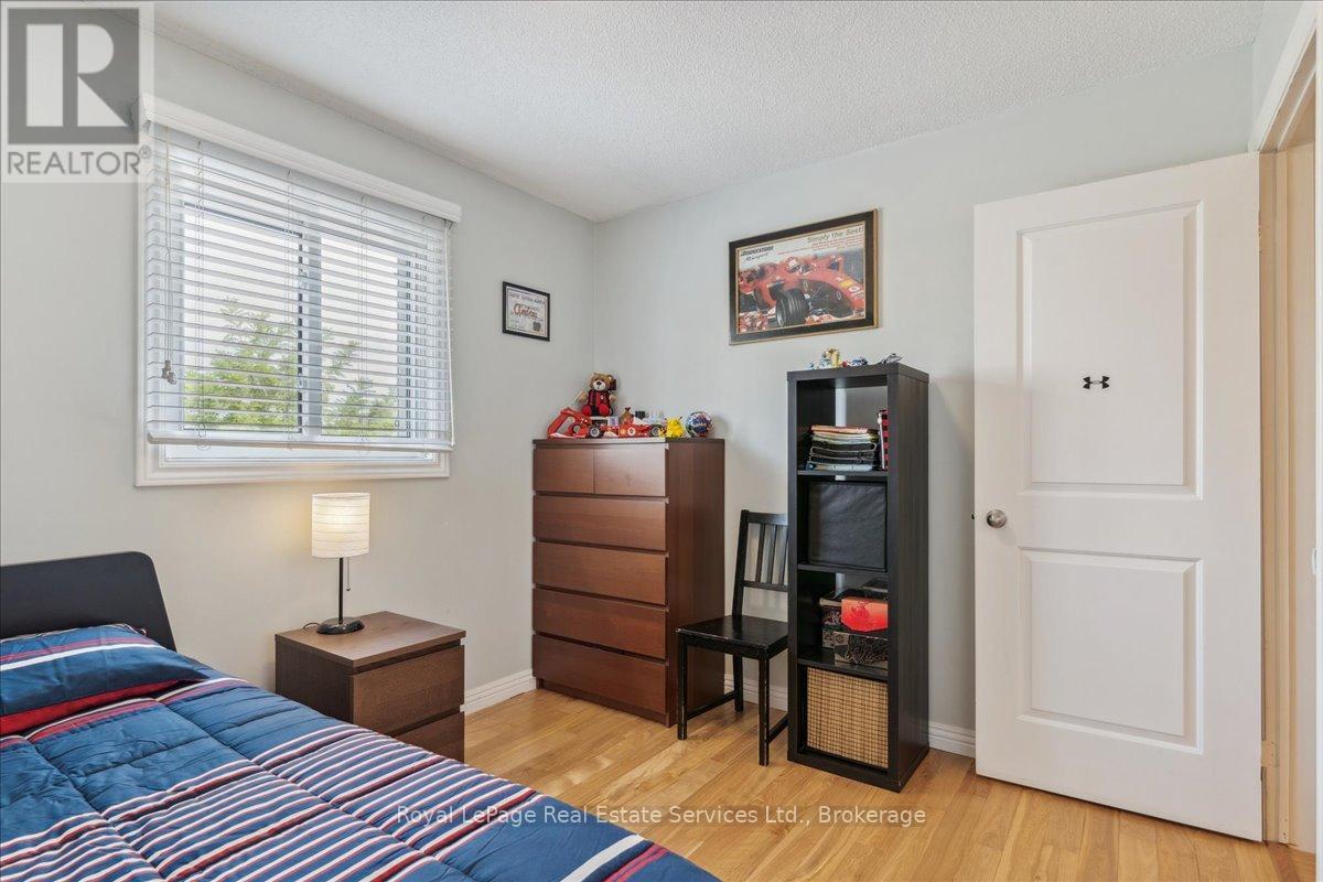 












211 MURRAY STREET

,
Brampton (Brampton West),




Ontario
L6X3L8

