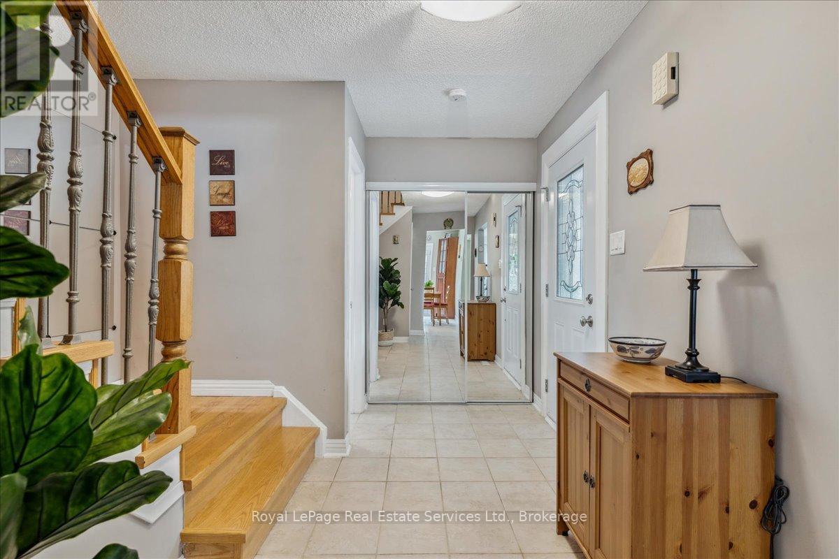 












211 MURRAY STREET

,
Brampton (Brampton West),




Ontario
L6X3L8

