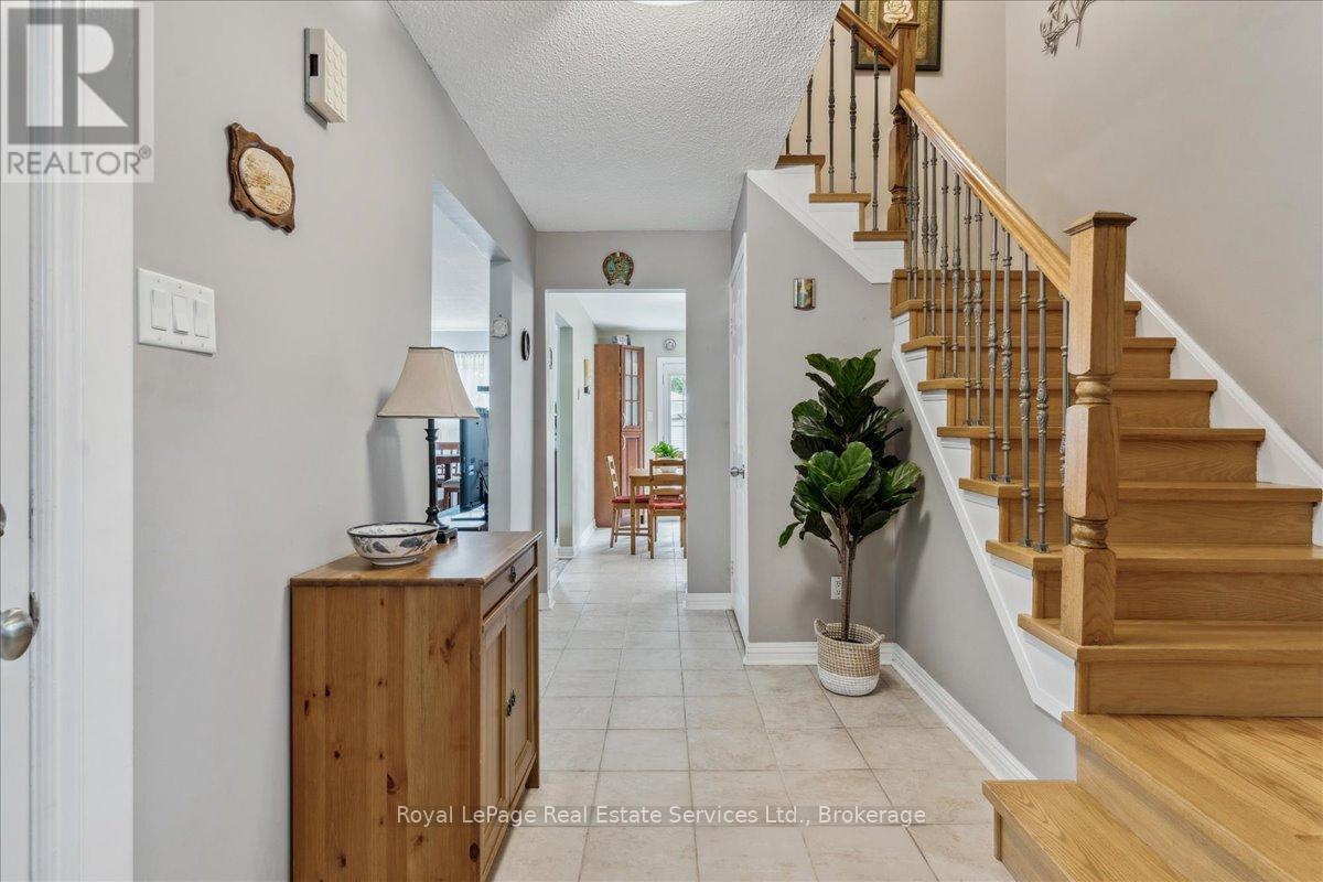 












211 MURRAY STREET

,
Brampton (Brampton West),




Ontario
L6X3L8

