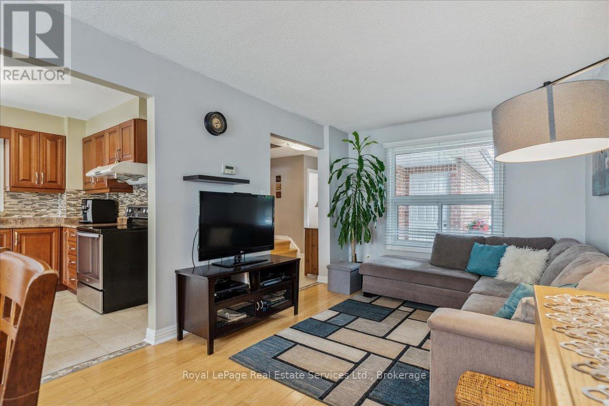 












211 MURRAY STREET

,
Brampton (Brampton West),




Ontario
L6X3L8

