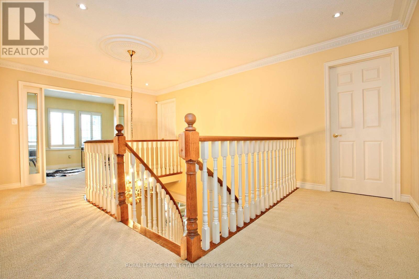 












37 HEATHERWOOD CRESCENT

,
Markham,




Ontario
L3R8W6

