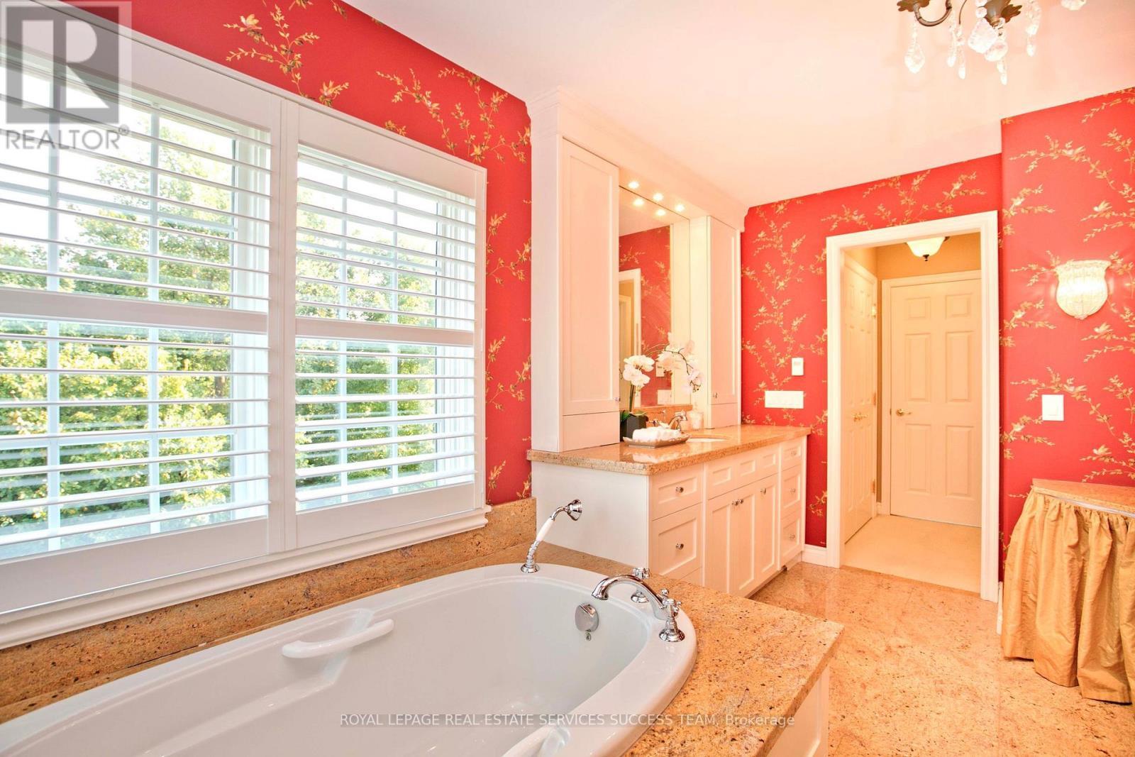 












37 HEATHERWOOD CRESCENT

,
Markham,




Ontario
L3R8W6


