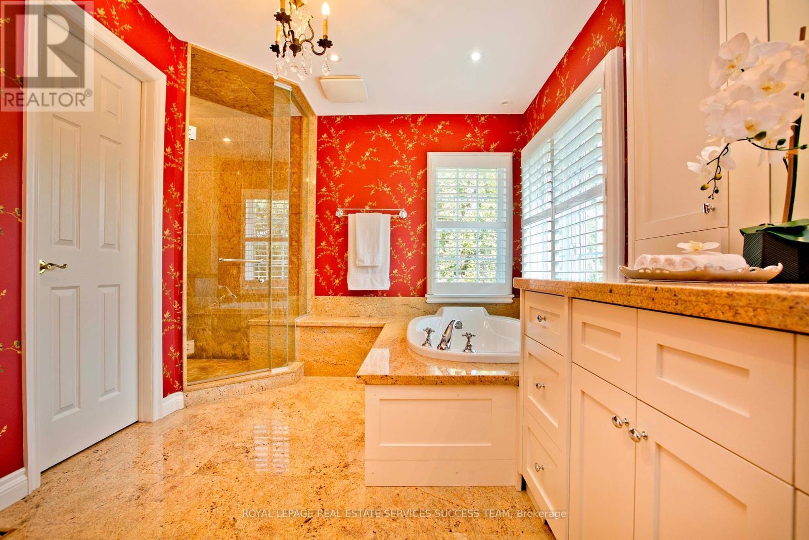 












37 HEATHERWOOD CRESCENT

,
Markham,




Ontario
L3R8W6

