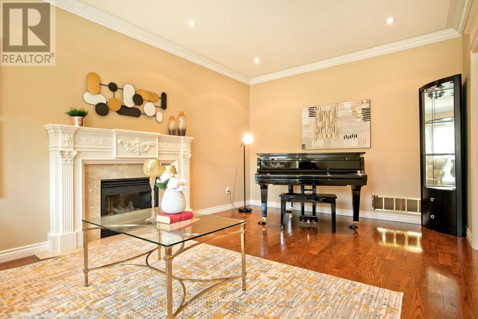 












37 HEATHERWOOD CRESCENT

,
Markham,




Ontario
L3R8W6

