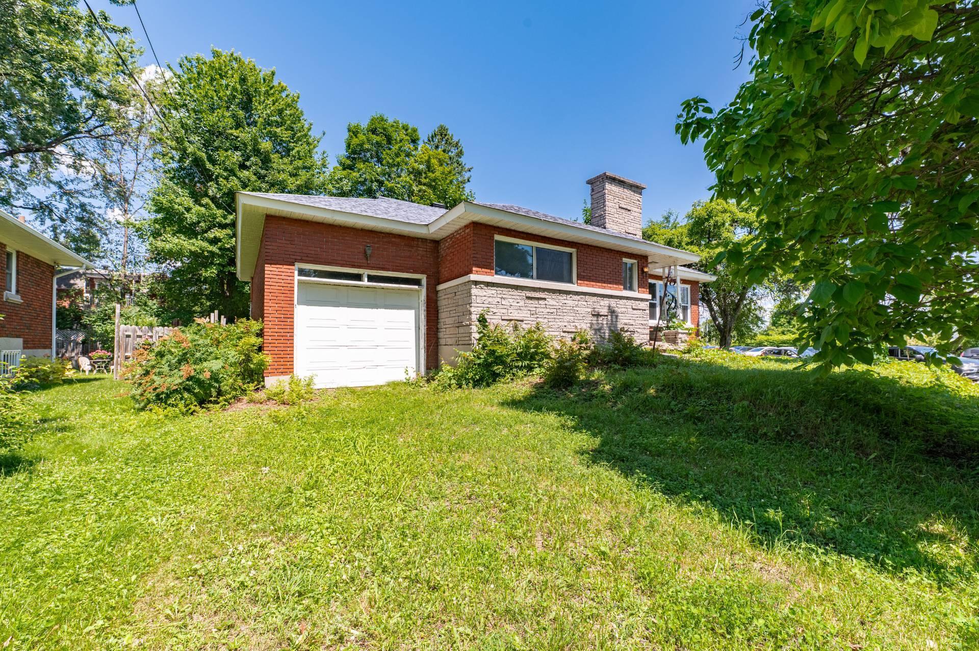 









98


Rue Marie-Victorin

,
Saint-Jérôme,




QC
J7Y2G6

