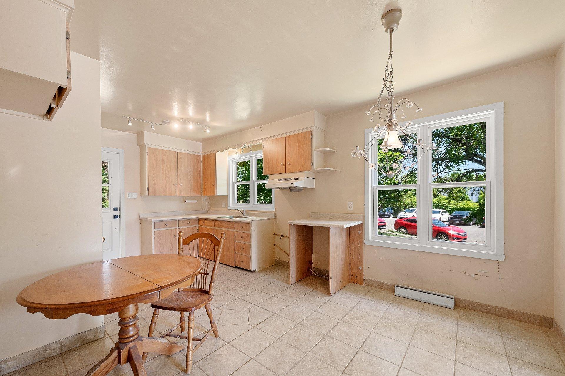 









98


Rue Marie-Victorin

,
Saint-Jérôme,




QC
J7Y2G6

