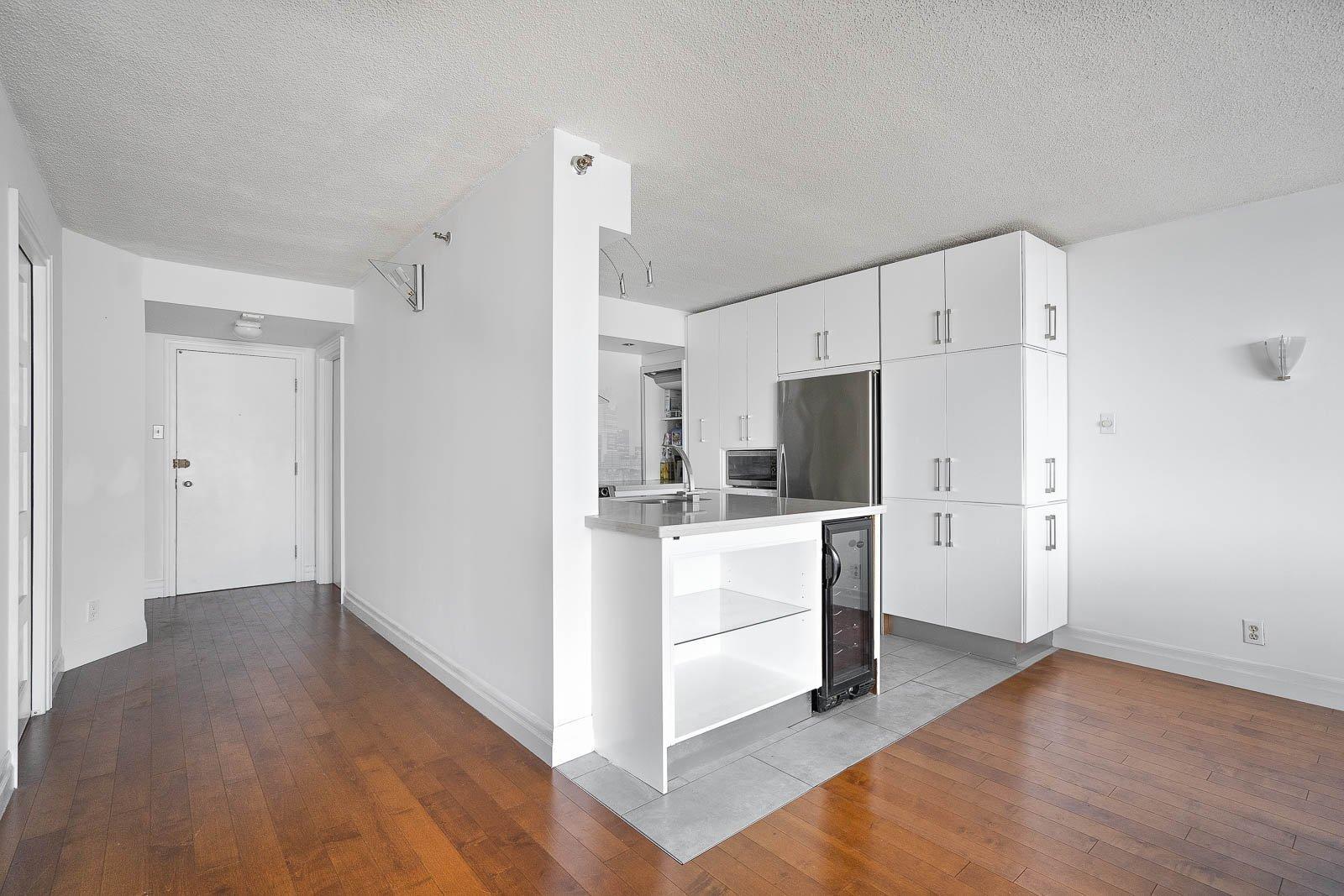 









1050


Av. Amesbury

, 725,
Montréal (Ville-Marie),




QC
H3H2V1

