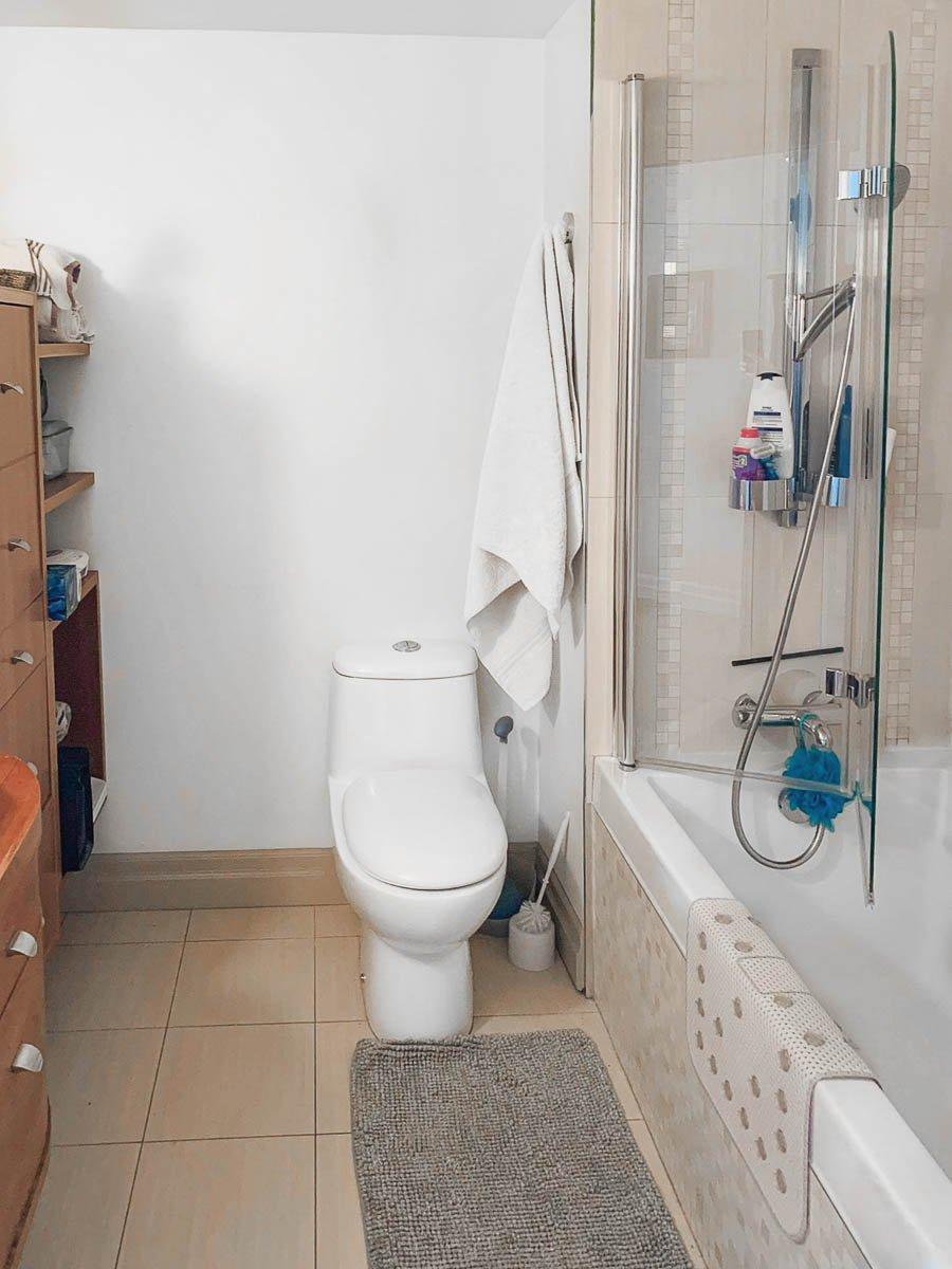 









1050


Av. Amesbury

, 725,
Montréal (Ville-Marie),




QC
H3H2V1

