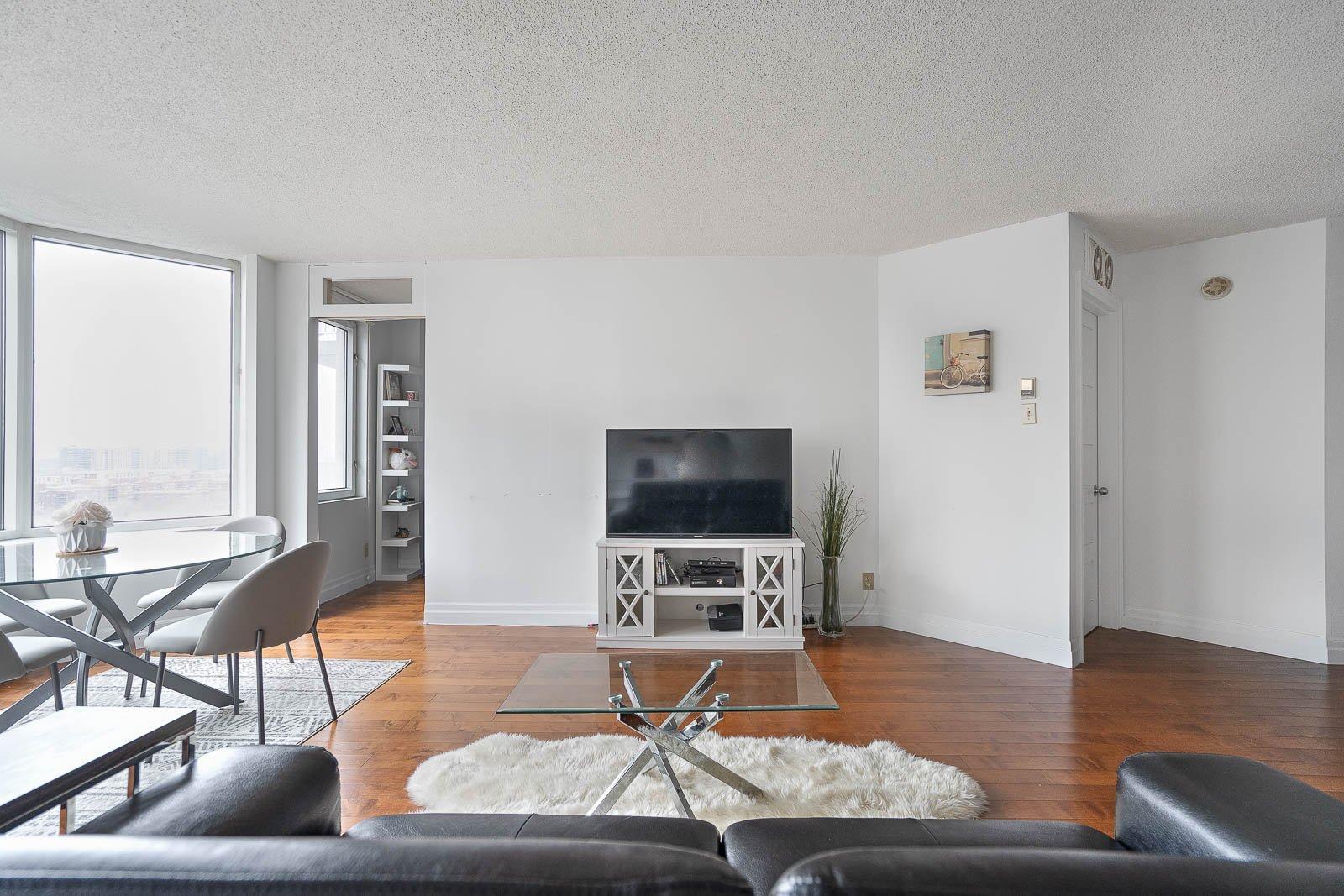 









1050


Av. Amesbury

, 725,
Montréal (Ville-Marie),




QC
H3H2V1

