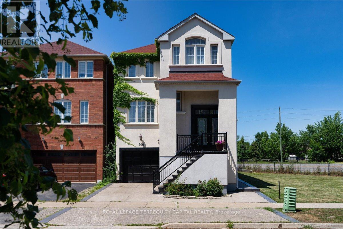 












200 YELLOWOOD CIRCLE

,
Vaughan,




Ontario
L4J8M4

