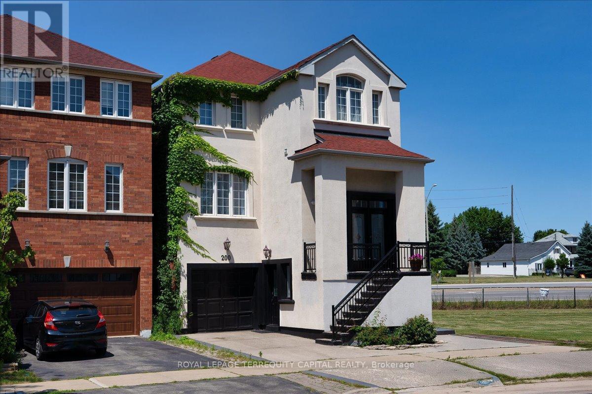 












200 YELLOWOOD CIRCLE

,
Vaughan,




Ontario
L4J8M4


