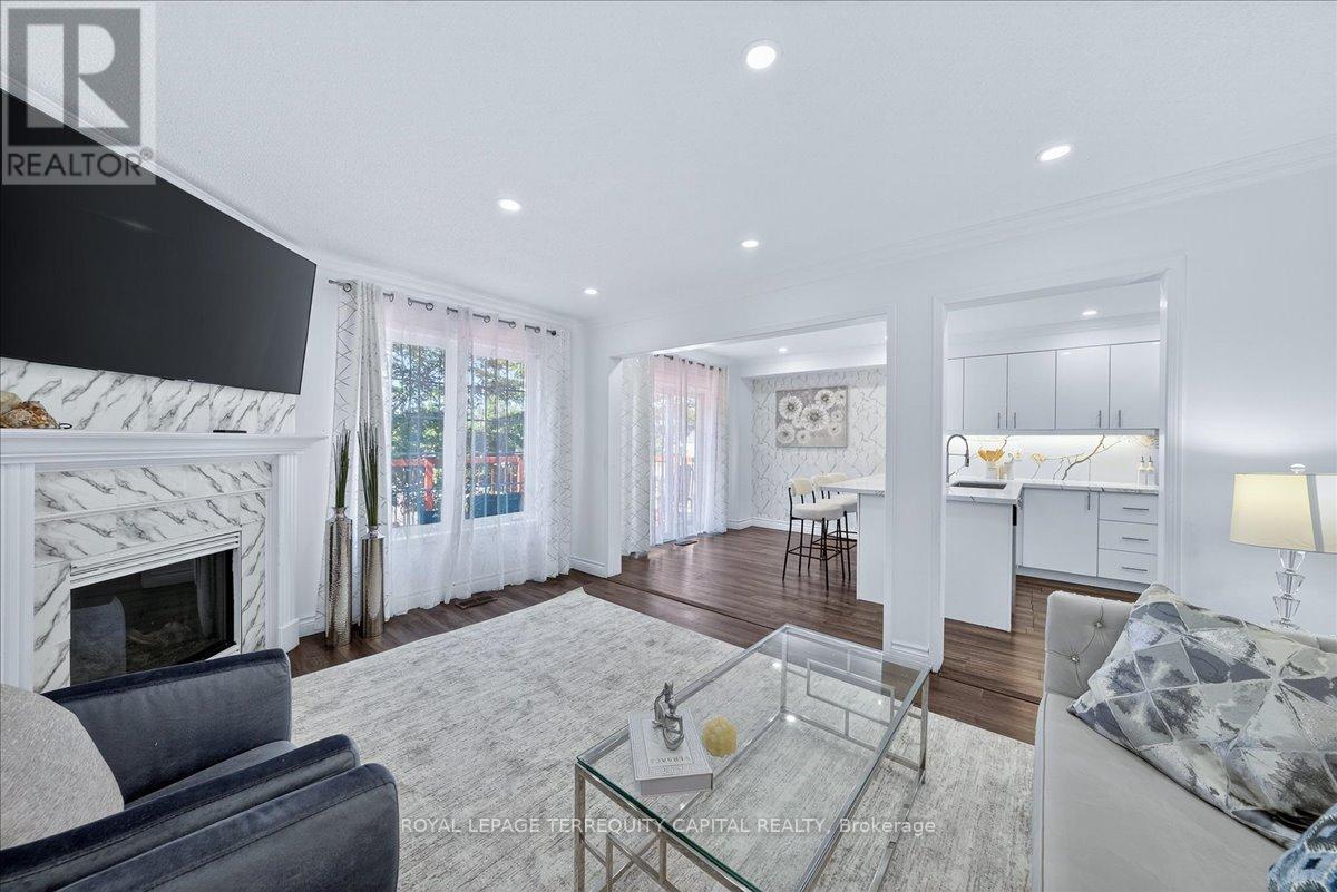 












200 YELLOWOOD CIRCLE

,
Vaughan,




Ontario
L4J8M4

