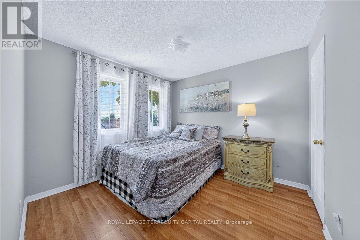 












200 YELLOWOOD CIRCLE

,
Vaughan,




Ontario
L4J8M4


